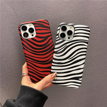 Load image into Gallery viewer, Genuine Leather Case for iPhone 13 Pro Classic Pattern Real Leather Full Coverage High-end Luxury Glossy Leather Couple Soft Case For iPhone 14 11 12 13 Pro Max 7 8 Plus 2 iPhone Cover