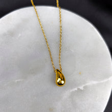 Load image into Gallery viewer, Stainless Steel Gold Tone PVD Chain Dainty Teardrop Pendant Necklace