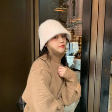 Load image into Gallery viewer, Plush fisherman hat autumn and winter basin hat round head plush high-end feeling face white bucket hat for ladies