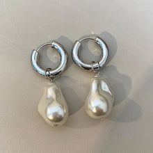 Load image into Gallery viewer, Vintage Circle Drop Earrings – Baroque Pearl Gold Earclips for Women