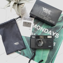 Load image into Gallery viewer, Vibe Vintage Retro 501F 35mm Reusable Non-Disposable Film Camera Black/Red/Champagne Silver/Pink