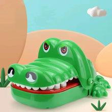 Load image into Gallery viewer, New Family Toys Crocodile Teeth Toys Alligator Family Party Toy Interactive Mini Biting Finger Game Non‑Toxic for Family Games