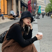 Load image into Gallery viewer, Plush fisherman hat autumn and winter basin hat round head plush high-end feeling face white bucket hat for ladies
