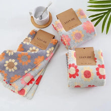 Load image into Gallery viewer, 4PCS Kitchen Cleaning Cloths – Soft Absorbent Coral Fleece Dish Towels