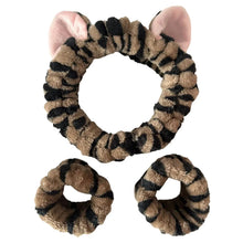 Load image into Gallery viewer, 3pcs Wash Face Headband Soft Comfortable Plush Headband Wrist Strap Set For Girls Cartoon Cat Ear Shaped Wash Up Headband Kit