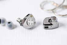 Load image into Gallery viewer, SIMGOT EW300 1DD+1Planar+1PZT Hybrid Driver IEM HIFI Earphones with Detachable Nozzles Silver-Plated OFC IEM Cable for Musician