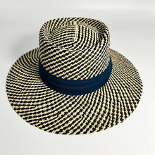 Load image into Gallery viewer, Adult Summer Straw Hat Fashion Casual Beach Fedora Hat Wide Brim Straw Hat Luxury Fedora Summer Packable Sun Hat Lightweight Women Beach Sun Hat Breathable Sun Hats For Women 56-58cm