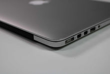 Load image into Gallery viewer, Apple MacBook Pro 13-inch 2014 2.6GHz Core i5 8GB RAM Integrated Graphics (Wear & Tear Special)