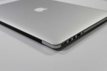Load image into Gallery viewer, Apple MacBook Pro 15-inch 2014 2.5GHz Core i7 15" 16GB RAM Dual Graphics (Wear & Tear Special)
