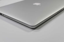 Load image into Gallery viewer, Apple MacBook Pro 15-inch 2014 2.5GHz Core i7 15" 16GB RAM Dual Graphics (Wear & Tear Special)