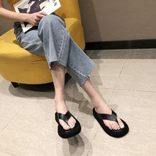 Load image into Gallery viewer, Black White Thick Bottom Flip Flops Women Famous Design Clip Toe Slippers Platform Slides Beach Comfort Thong Style Flip Flops Sandals For Women With Arch Support For Comfortable Walk