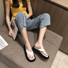 Load image into Gallery viewer, Black White Thick Bottom Flip Flops Women Famous Design Clip Toe Slippers Platform Slides Beach Comfort Thong Style Flip Flops Sandals For Women With Arch Support For Comfortable Walk