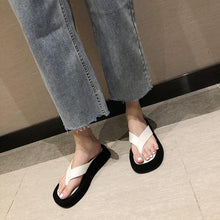 Load image into Gallery viewer, Black White Thick Bottom Flip Flops Women Famous Design Clip Toe Slippers Platform Slides Beach Comfort Thong Style Flip Flops Sandals For Women With Arch Support For Comfortable Walk