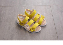 Load image into Gallery viewer, Children's Shoes Summer Style Sandals Girls Princess Beautiful Flower Shoes Kids Flat Sandals Baby Girl Girls Strappy Sandals With Flowers Open-Toe Dress Sandals Beautiful Outdoor Party Sandals