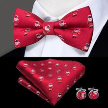 Load image into Gallery viewer, Classic Green Bow Ties Men Silk Butterfly Tie With Pocket Square And Cufflinks Set For Men Elegant Design Wedding Party Bowties Solid Color Gentleman Bow Tie And Pocket Square Cufflink Set