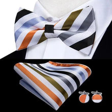 Load image into Gallery viewer, Classic Green Bow Ties Men Silk Butterfly Tie With Pocket Square And Cufflinks Set For Men Elegant Design Wedding Party Bowties Solid Color Gentleman Bow Tie And Pocket Square Cufflink Set