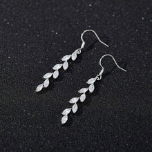Load image into Gallery viewer, Crystal Drop Earrings