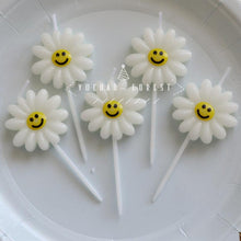 Load image into Gallery viewer, Cute Birthday Candle Daisy Birthday Candles Kids With Smiley Faces Children's Birthday Candles Birthday Cake Decorations Themed Party Supplies Lovely Flower Candles Daisy Shape