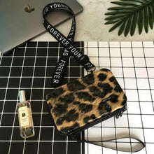 Load image into Gallery viewer, Delightful Designer Women Handbags For Women And Girls Small Shoulder Bag Women's Famous Clutch Bag