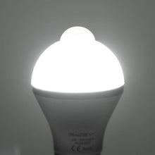 Load image into Gallery viewer, E27 Motion Sensor Light Bulb 1000LM 6500K Dust to Dawn Automatic