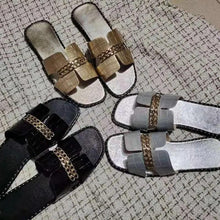 Load image into Gallery viewer, Elegant Black Women Chain Flip Flops Luxury Design Sandal Women Outdoor Slippers Casual Style Sandals