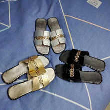 Load image into Gallery viewer, Elegant Black Women Chain Flip Flops Luxury Design Sandal Women Outdoor Slippers Casual Style Sandals