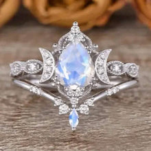 Load image into Gallery viewer, Elegant Moon Crown Ring