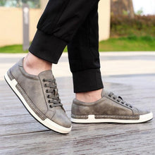 Load image into Gallery viewer, Fashion Leather Mens Shoes Soft High Quality Mens Casual Shoes Flat Footwear Classic Black White Men Fashion Walking Shoes Comfortable Modern Design