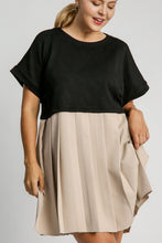 Load image into Gallery viewer, Black Full Size Round Neck Dress with Side Pockets Plus Size Casual Women Outdoor Dress