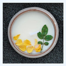 Load image into Gallery viewer, Flower Aromatherapy Candle Soy Wax Home Decorative Scented Candles Portable Travel Jar Aromatherapy Candles Set Used for Stress Relief in Bath Yoga Sleep Ideal for Thanksgiving Christmas Birthday Wedding Party Home Decoration Aroma Candles
