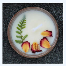 Load image into Gallery viewer, Flower Aromatherapy Candle Soy Wax Home Decorative Scented Candles Portable Travel Jar Aromatherapy Candles Set Used for Stress Relief in Bath Yoga Sleep Ideal for Thanksgiving Christmas Birthday Wedding Party Home Decoration Aroma Candles