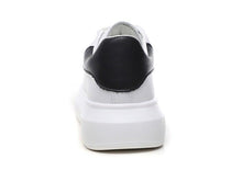 Load image into Gallery viewer, Genuine Leather Women Platform Sneakers Autumn Fashion Sports Little White Shoes Platform Flats Casual Lace Up Woman Comfort Walking Sneakers