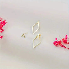 Load image into Gallery viewer, Geometric Stud Earrings