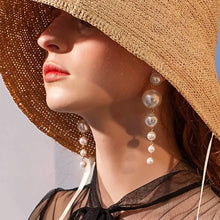 Load image into Gallery viewer, Gold Long Fringe Pearl Earrings