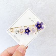 Load image into Gallery viewer, High-end Safety Pins For Women Flower Pin Crystal Rhinestones Safety Pins Woman Jewelry Accessories Hijab Scarf Clip Buckles