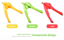 Load image into Gallery viewer, Lemon Squeezer Liquid Portable Multi-Functional Lemon Squeezer Manual Orange Citrus Juicer Home Lemon Clip Squeeze Juice Mini Orange Press Juice Kitchen Tools Manual Fruit Juicer Mini Blender