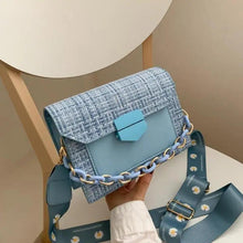 Load image into Gallery viewer, Luxury Wide Strap Shoulder Bags for Women And Girls Designer Lady Handbags and Purses Fashionable Chain Messenger Crossbody Bags