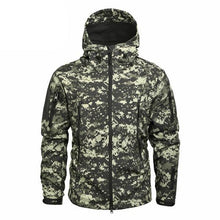 Load image into Gallery viewer, Men Green Autumn Camouflage Jacket Men's Lightweight Water-Resistant Jacket Tactical Clothing Male Camouflage Windbreaker Breathable Outdoor Snow Jacket
