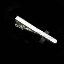 Load image into Gallery viewer, Men's Metal Tie Clip Bright Stainless Steel Tie Clip Men's Classic Tie Clip Elegant Jewelry Necktie Clips Clasp Simple Wedding Jewelry Necktie Clips For Party Charming Creative Anniversary Gifts