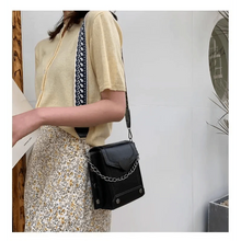 Load image into Gallery viewer, Modern Elegant Stunning Heart-Shaped Women's Bag Cute Studded Shoulder Bag For Women And Girls