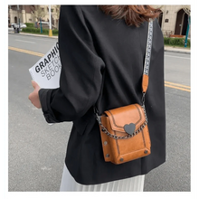 Load image into Gallery viewer, Modern Elegant Stunning Heart-Shaped Women's Bag Cute Studded Shoulder Bag For Women And Girls