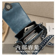 Load image into Gallery viewer, Modern Elegant Stunning Heart-Shaped Women's Bag Cute Studded Shoulder Bag For Women And Girls