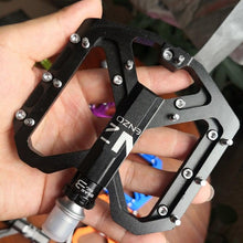 Load image into Gallery viewer, New Mountain Non-Slip Bike Pedals Platform Bicycle Flat Alloy Pedals 9/16 3 Bearings For Road Bikes Mountain Bike Pedals Flat Bicycle Pedals 9/16 Lightweight Road Bike Pedals Carbon Fiber Sealed Bearing Flat Pedals