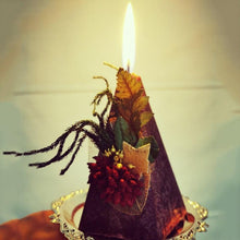 Load image into Gallery viewer, New Nordic Christmas Tree Scented Candle Simple Wedding Home Decor Christmas Tree Scented Candle Cute Candle for Christmas New Years Long Burn Time Unique Fragrance Candle
