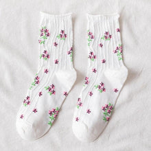 Load image into Gallery viewer, News Fashion Floral Print Women's Socks Harajuku Vintage Streetwear Crew Socks Kawaii Cute Cotton Long Sock Winter Warm Socks For Men And Women