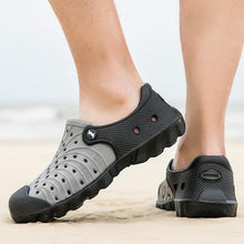 Load image into Gallery viewer, Outdoor Men Sandals Summer Hole Shoes Rubber Clogs Men Garden Shoes Black Beach Sandals Slippers Breathable Lightweight Sandals Unisex Beach Quick Drying Sandals Couple Outdoor Slippers