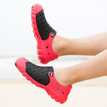 Load image into Gallery viewer, Outdoor Men Sandals Summer Hole Shoes Rubber Clogs Men Garden Shoes Black Beach Sandals Slippers Breathable Lightweight Sandals Unisex Beach Quick Drying Sandals Couple Outdoor Slippers