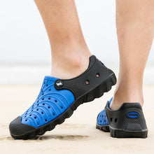 Load image into Gallery viewer, Outdoor Men Sandals Summer Hole Shoes Rubber Clogs Men Garden Shoes Black Beach Sandals Slippers Breathable Lightweight Sandals Unisex Beach Quick Drying Sandals Couple Outdoor Slippers