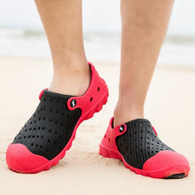 Load image into Gallery viewer, Outdoor Men Sandals Summer Hole Shoes Rubber Clogs Men Garden Shoes Black Beach Sandals Slippers Breathable Lightweight Sandals Unisex Beach Quick Drying Sandals Couple Outdoor Slippers