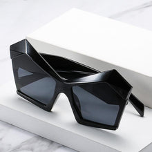 Load image into Gallery viewer, Oversized Square Cateye Polarized Sunglasses Big Trendy Style Fashionable Personality Big Frame Sunglasses New Fashionable & Popular Street Style Sunglasses For Women